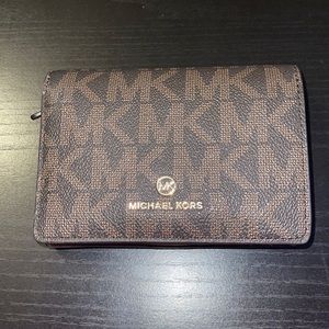 Michael Kors Jet Set MD Slim Wallet.